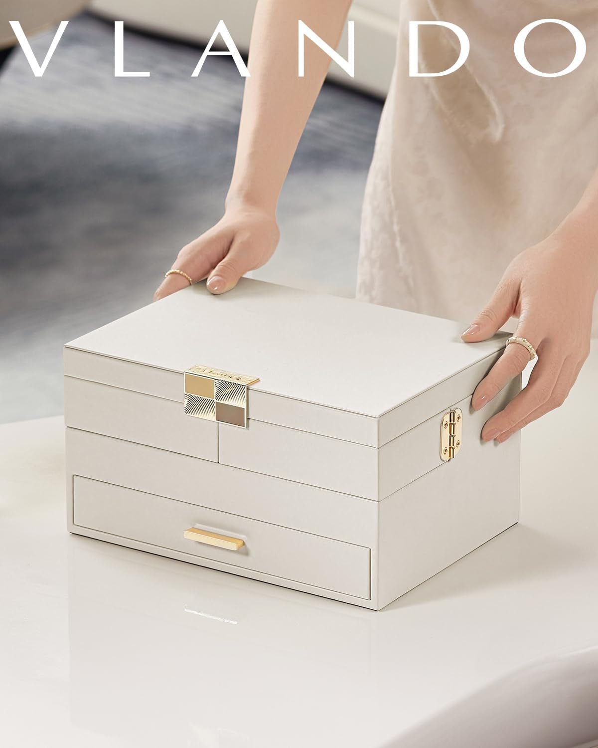 3 Layer Jewelry Box - Women Jewelry Box with Retractable Tray - Jewelry Organizers with Drawer for Necklaces, Rings, Bracelets, Earrings, Valentines Gift for Mom Girls - Cloud White