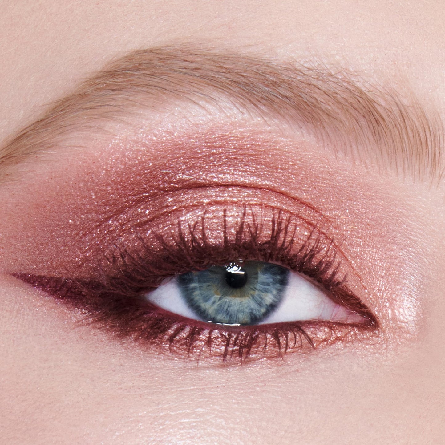 Pillow-Talk Inspired 4-Shade Luxury Eyeshadow Palette